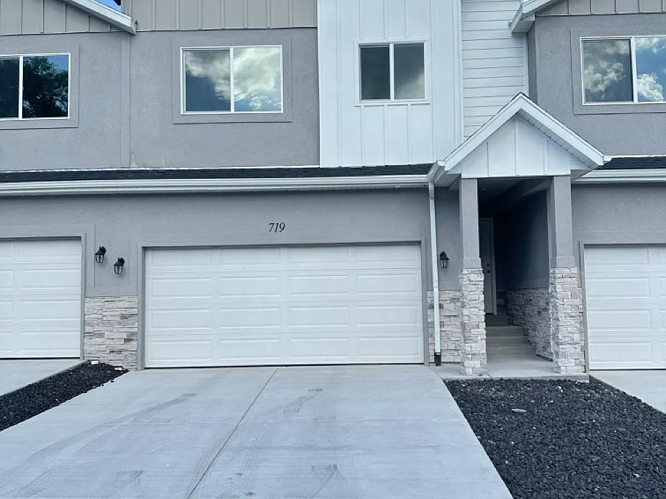 719 N 160 E #1
