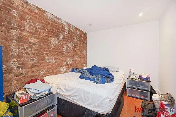 Rented by Keller Williams NYC | media 18