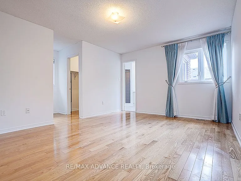 137 Laramie Cres — Photo 20