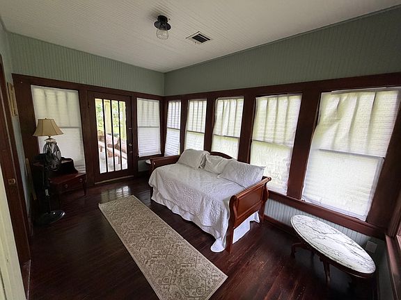 3rd image of 211 Teurlings Dr