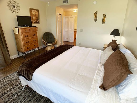 3rd image of 225 Atlantis Cir Unit 104