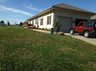 859 Sunrise Ave, Marshall, MO 65340