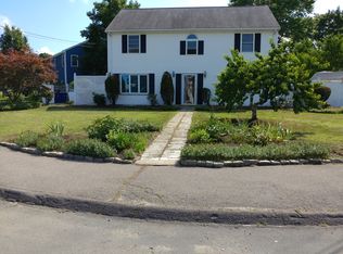 2 Blake Rd, Braintree, MA 02184