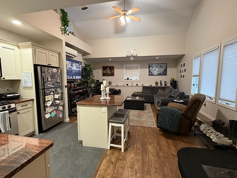 602A E Main St — Photo 5