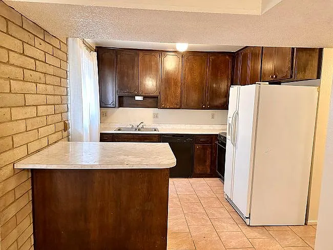 2128 S 11th Ave — Photo 6