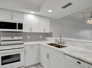 5618 Coral Lake Dr #206, Margate, FL 33063