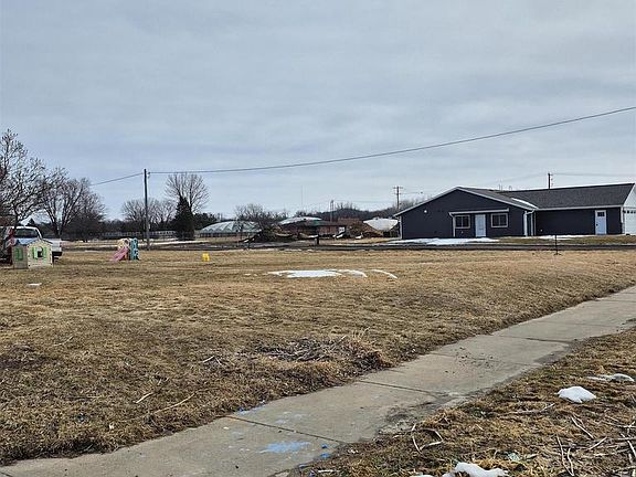 5th image of 629 Stelting Street