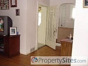 2nd image of 717 Cedar Ave