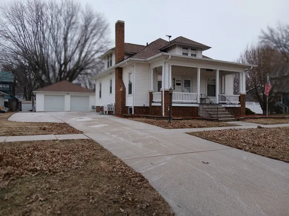 604 SW 2nd Ave, Aledo, IL 61231