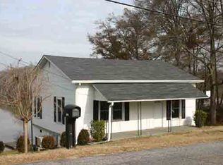 1110 Apalache St, Greer, SC 29651