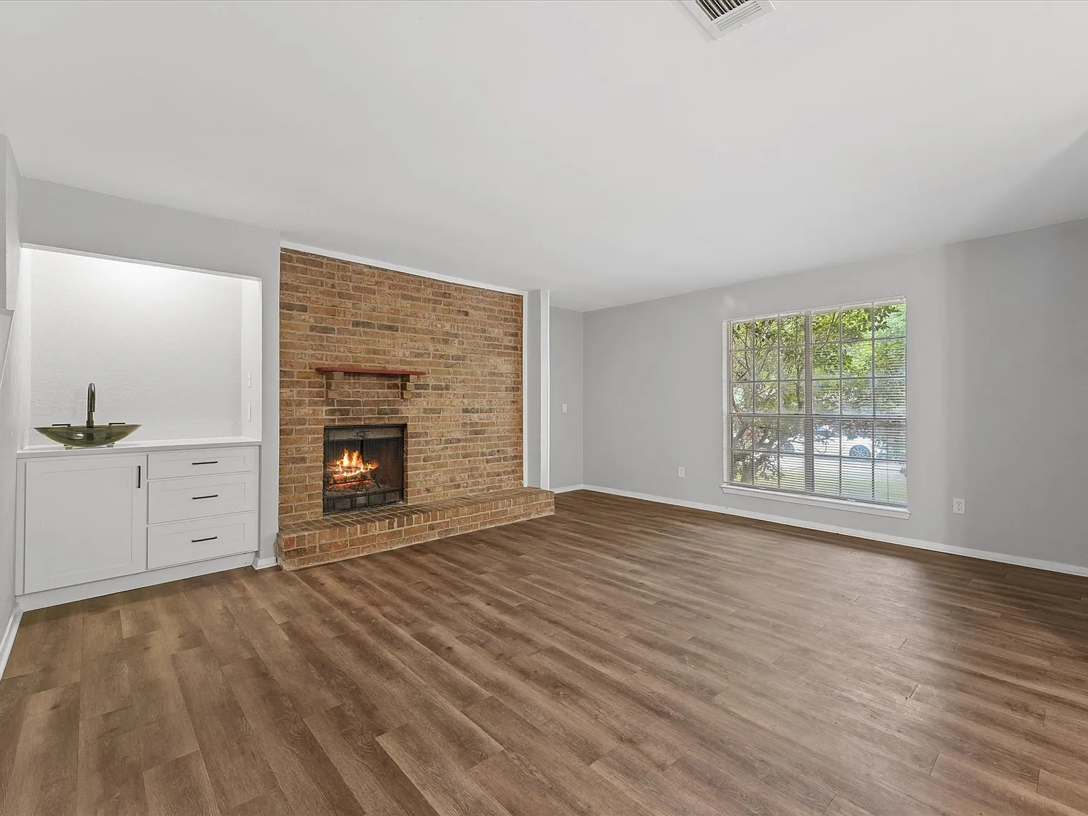 3 bed, 2.5 bath, 1875 sqft, $2,695 — Photo 4