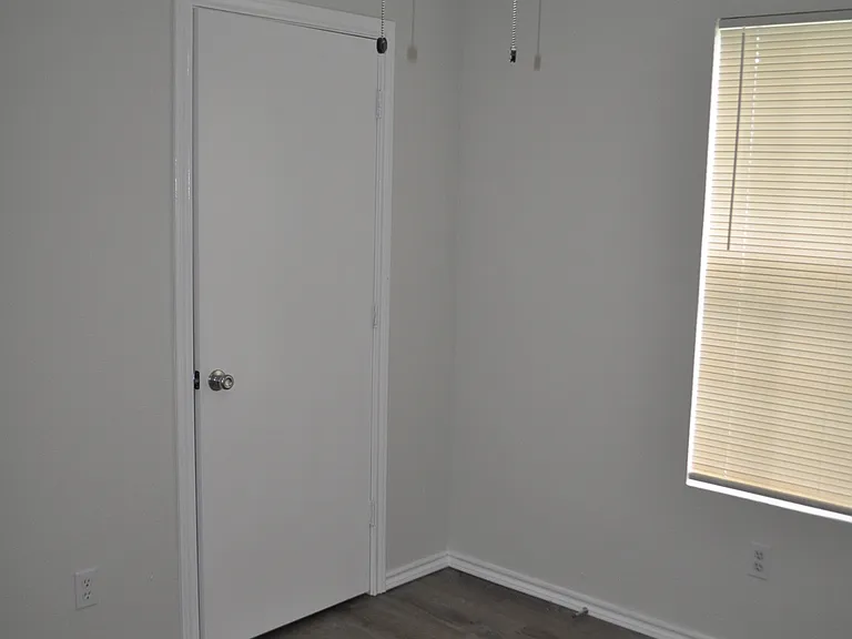 809 W Brown St — Photo 9