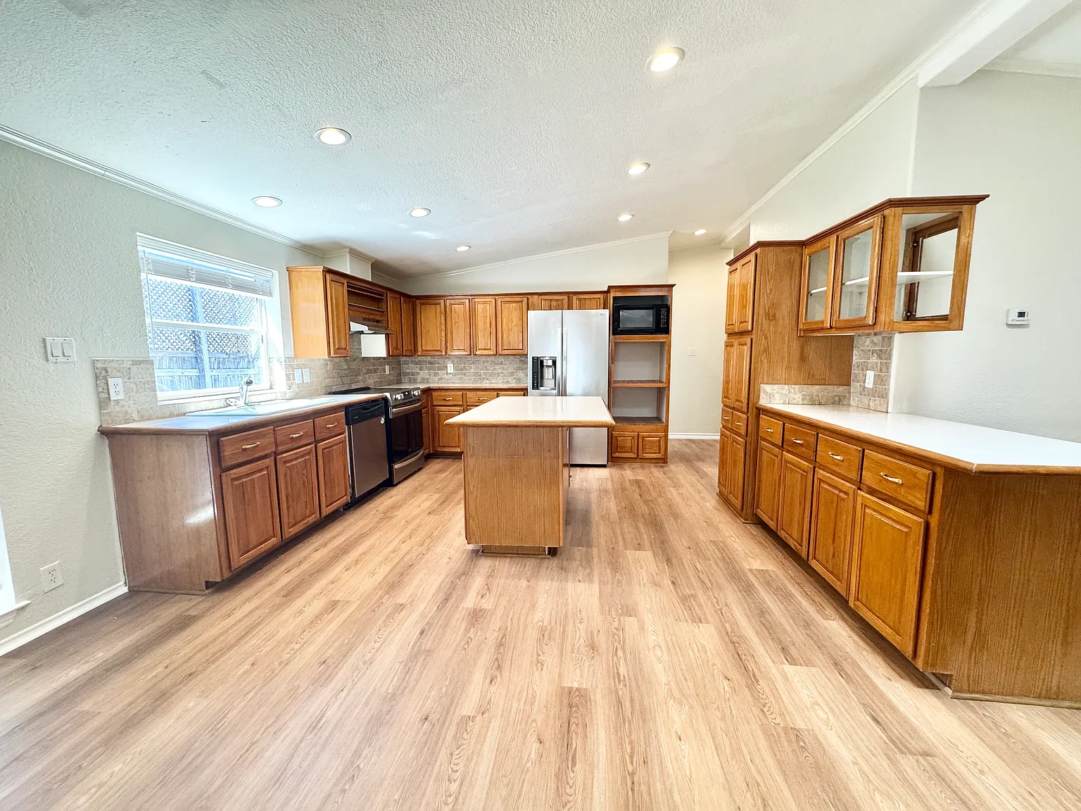 191 Corridor Oaks — Photo 4