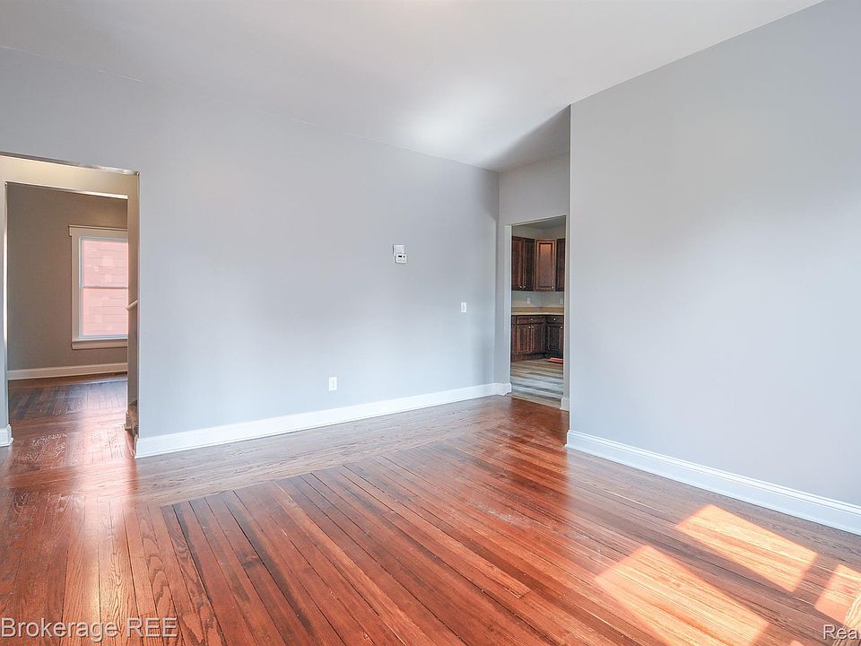 11 1st St, photo 10