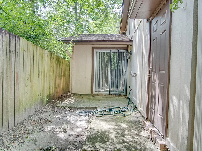 3164 Cedarwood Village Ln — Photo 20
