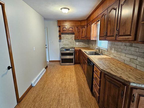 5th image of 28 Phillips Dr