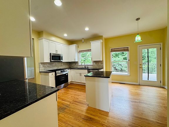 5th image of 595 Oak Alley Way