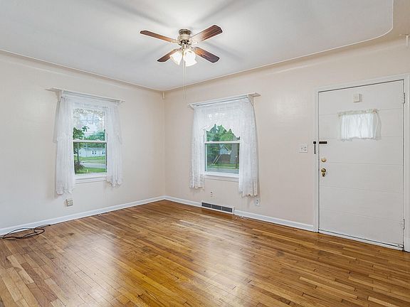 5th image of 266 East Ave N