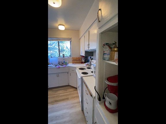 4th image of 960 NE B St #31-33-34