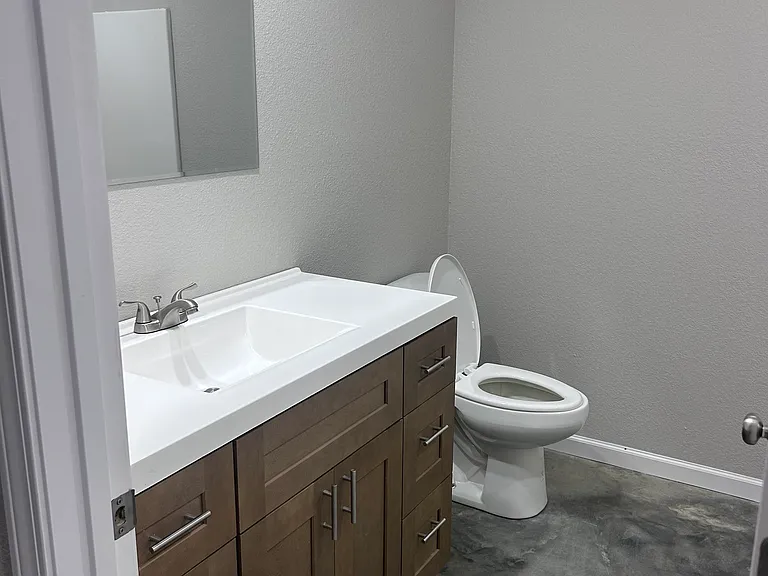 305 Dallas Ave — Photo 5