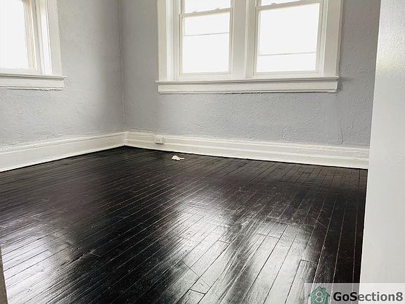 2nd image of 134 Bedford St #3