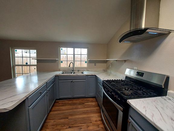 3rd image of 426 W Hart Ave #2