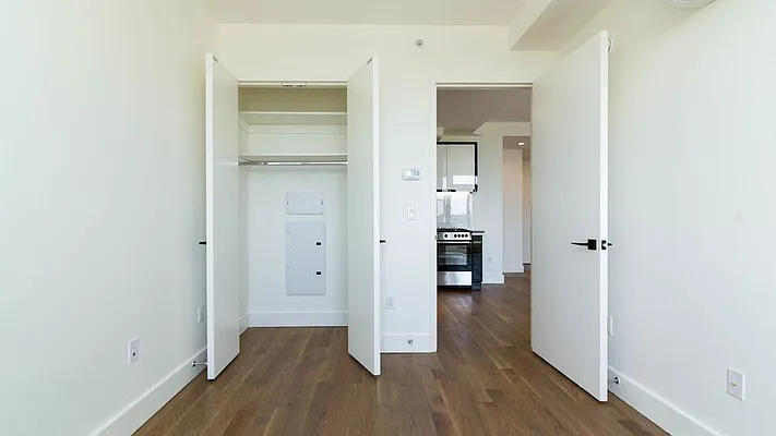Rented by Nooklyn NYC LLC | media 18