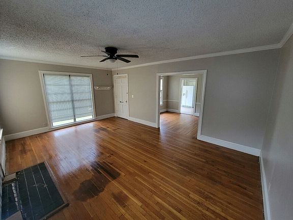3rd image of 128 E Merrick St