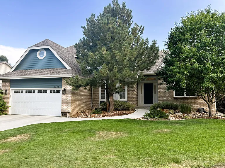 1035 Ashford Ct — Photo 2