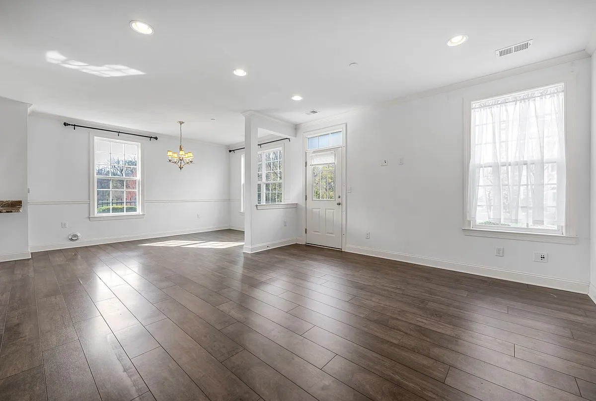 Building Photo - 63 Autumn Way #63