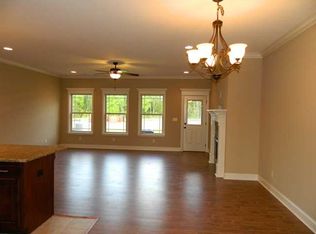 90 Southshore Dr, Fort Oglethorpe, GA 30742