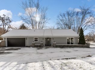 607 W Dowell Rd, McHenry, IL 60051