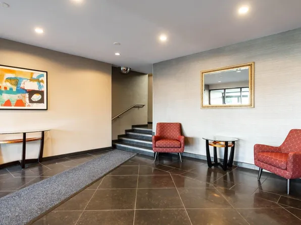 2 Birchwood Court #4L, Mineola, NY 11501