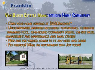 120 Maple Dr, Belleville, MI 48111