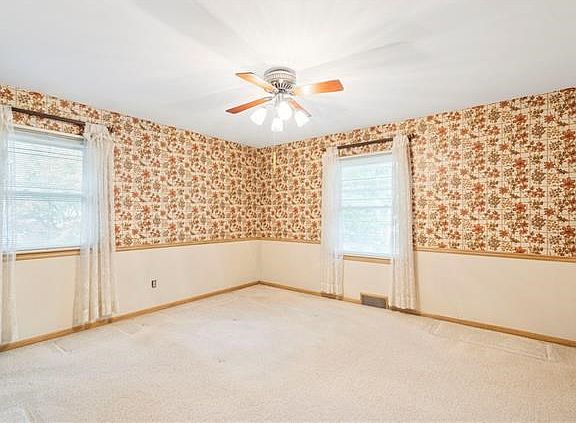 5th image of 6324 W 67th Ter