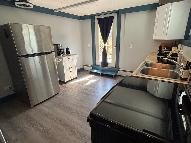 363 Windsor Rd #3 — Photo 9
