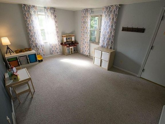 5th image of 1089 Greenlawn Dr