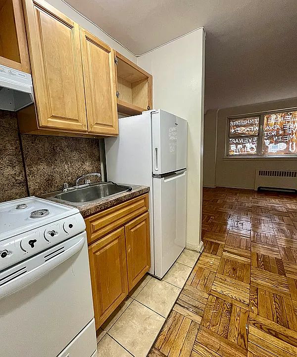 1st image of 16605 Highland Ave #K