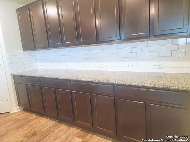 3 bed, 2.5 bath, 2240 sqft, $1,850 — Photo 4