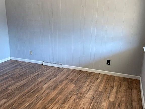 4th image of 9821 Harold Dr
