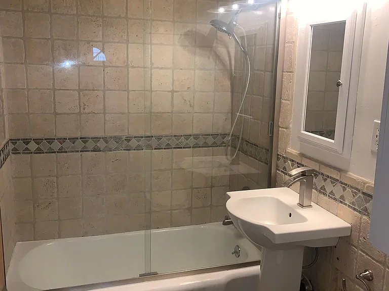 3716 W Victory Blvd — Photo 9