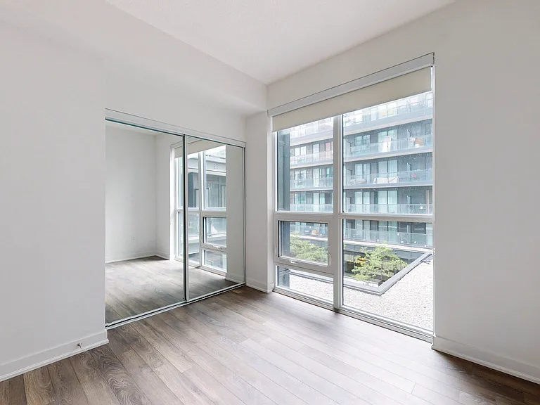 31 Phipps St — Photo 8