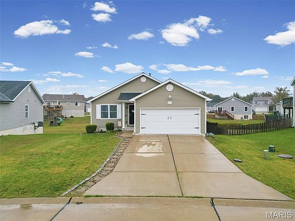 2nd image of 211 Living Water Ct