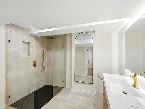 5th image of 7551 S Madison Circle