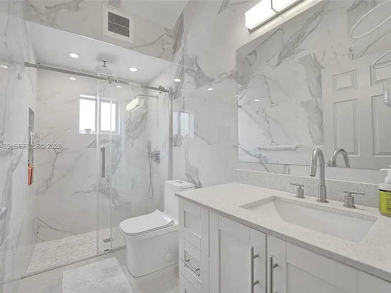 4541 SW 26th Ter — Photo 43
