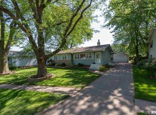 605 12th St, Silvis, IL 61282