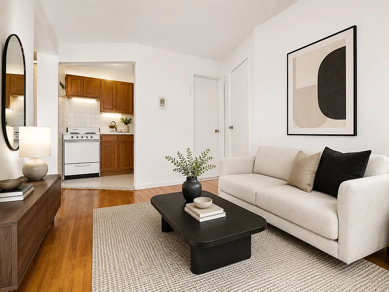1220 Lexington Ave #4B — Photo 2