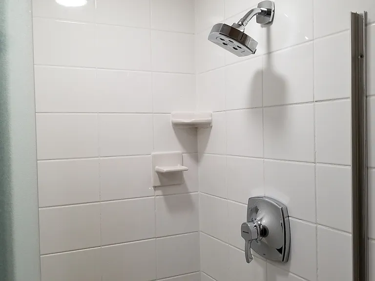 723 Greenwood Rd — Photo 17