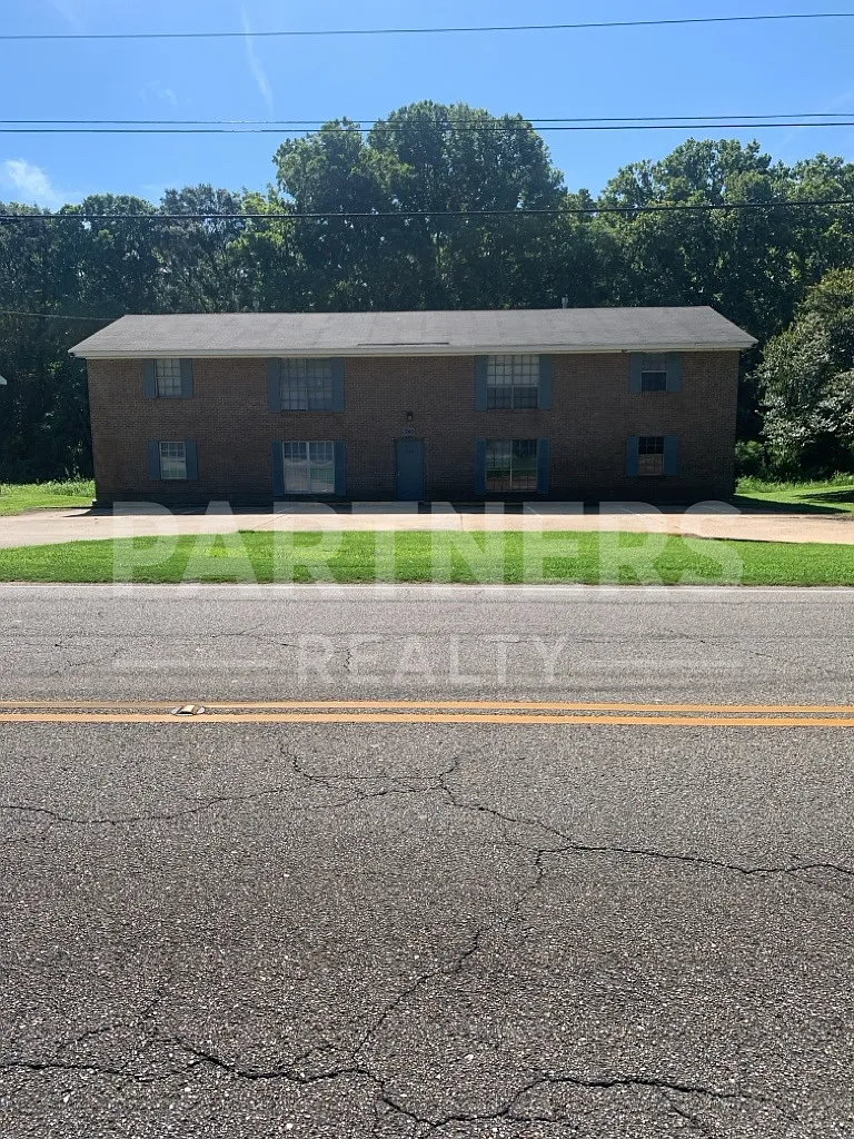 Bonnie Crest Apartments - 740A — Photo 1
