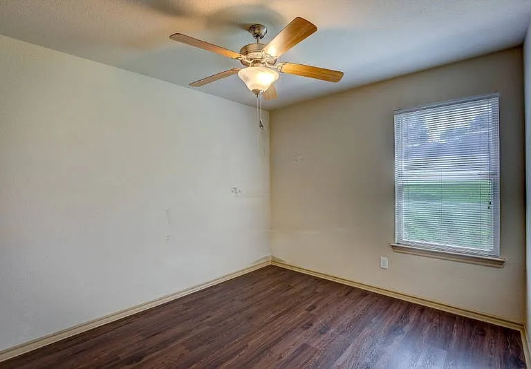 10723 Deauville Dr — Photo 4